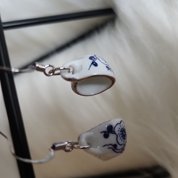 925 Post Ceramic Tea Cup Earrings - Picture 2 of 4